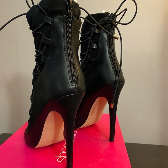 Brand new Black lace up peep-toe heels size 8 - Picture 2 of 4
